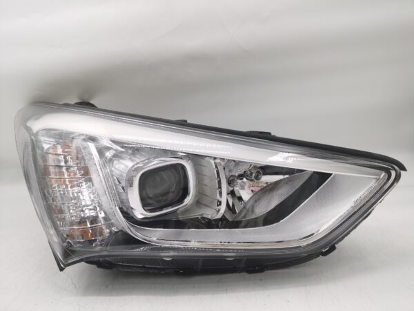 Hyundai SANTA FE DM 2013-2015 XENON  R.H.S HEADLIGHT ASSEMBLY