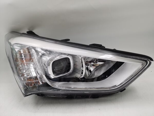 Hyundai SANTA FE DM 2013-2015 XENON  R.H.S HEADLIGHT ASSEMBLY