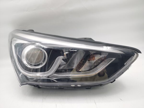 Hyundai SANTA FE X 2016-2018 HALOGEN R.H.S HEADLIGHT ASSEMBLY