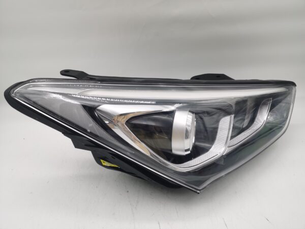 Hyundai SANTA FE X 2016-2018 HALOGEN R.H.S HEADLIGHT ASSEMBLY