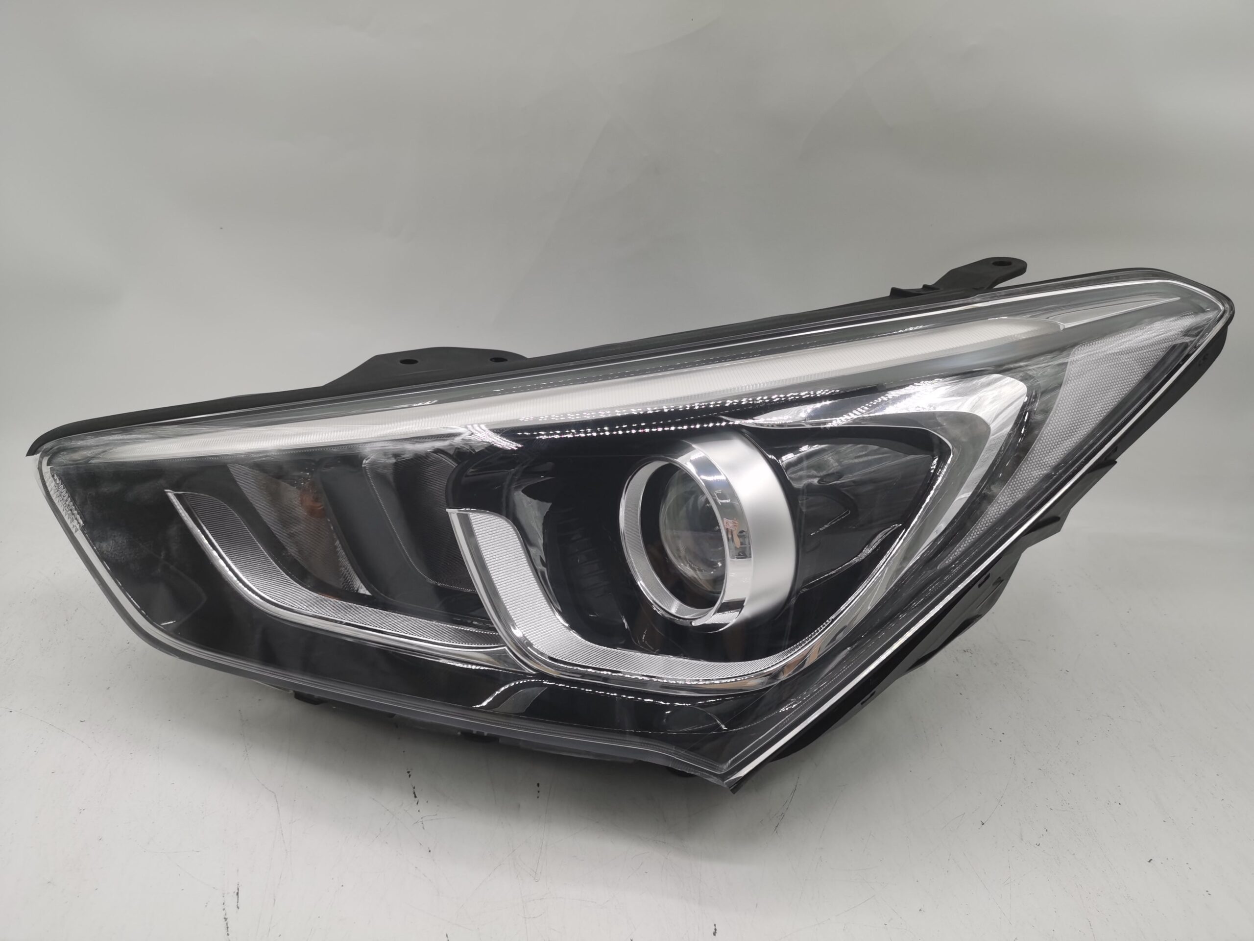 Hyundai SANTA FE X 2016-2018 HALOGEN L.H.S Headlight Assembly