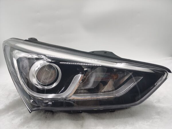 Hyundai SANTA FE X 2016-2018 HALOGEN R.H.S HEADLIGHT ASSEMBLY