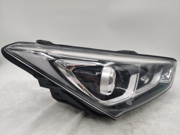 Hyundai SANTA FE X 2016-2018 HALOGEN R.H.S HEADLIGHT ASSEMBLY