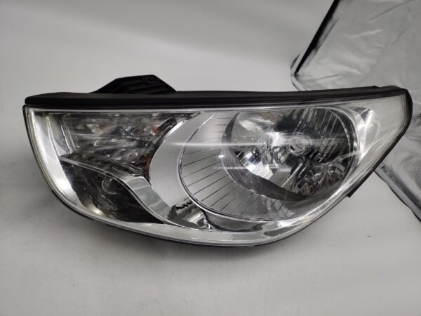 Hyundai TUCSON 2008-2010 L.H.S HEADLIGHT ASSEMBLY