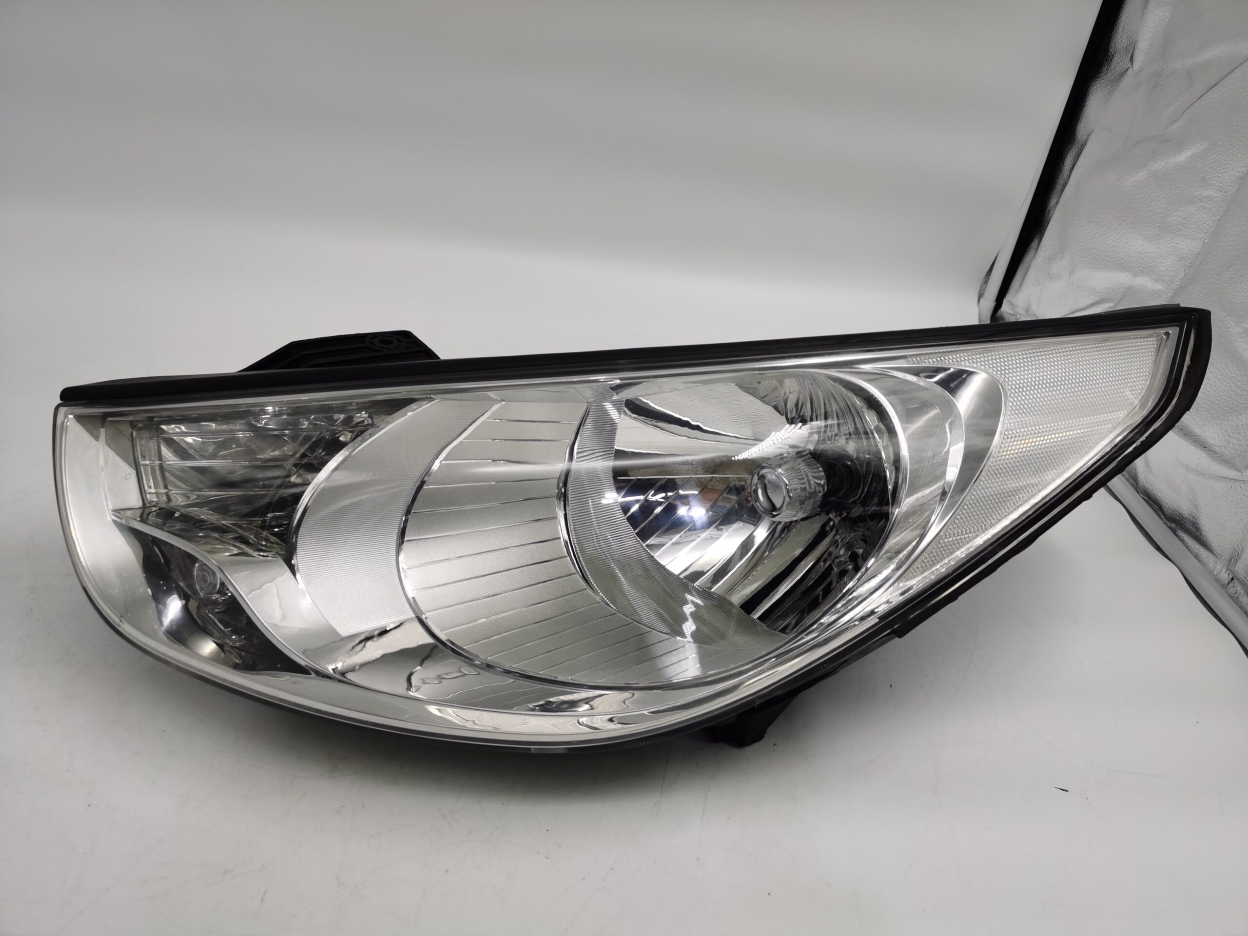 Hyundai TUCSON 2008-2010 L.H.S HEADLIGHT ASSEMBLY