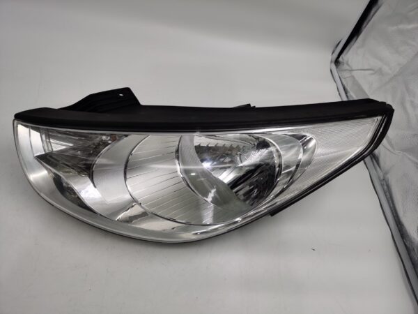 Hyundai TUCSON 2008-2010 L.H.S HEADLIGHT ASSEMBLY