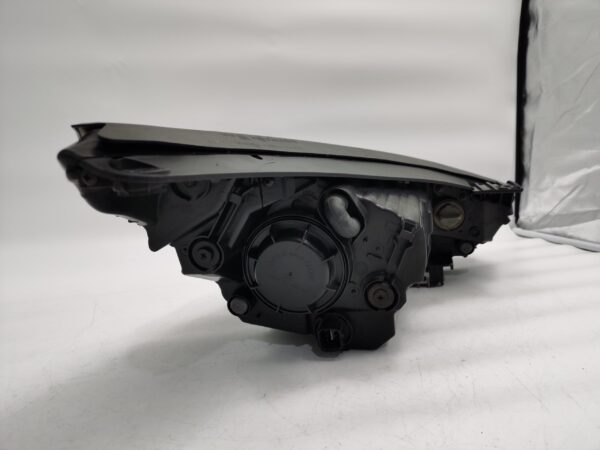 Hyundai TUCSON 2008-2010 L.H.S HEADLIGHT ASSEMBLY