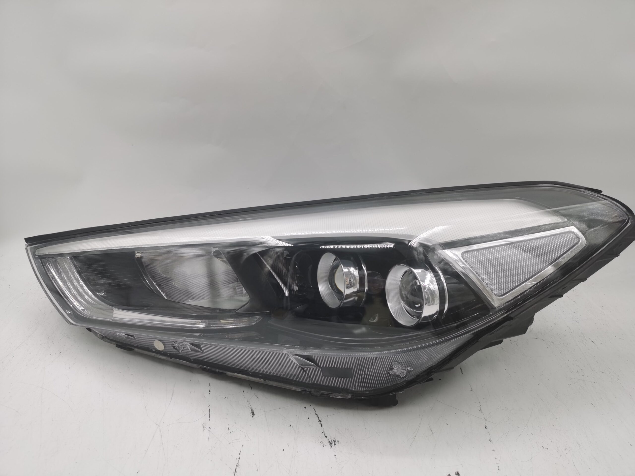 Hyundai TUCSON 2015-2017 LED L.H.S Headlight Assembly