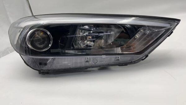 Hyundai TUCSON XG 2015-2017 HALOGEN R.H.S HEADLIGHT ASSEMBLY