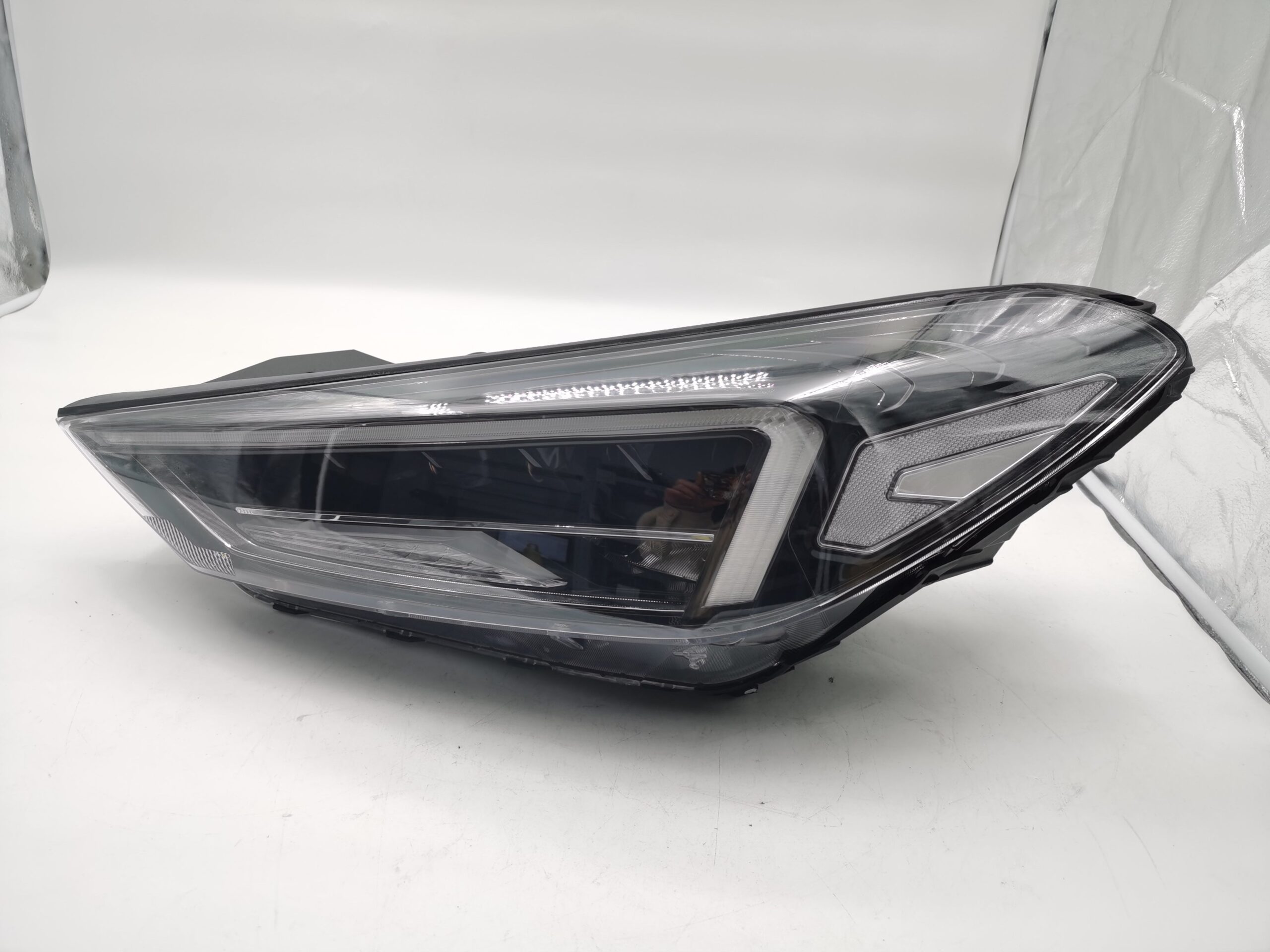 Hyundai TUCSON 2015-2019 L.H.S HEADLIGHT ASSEMBLY