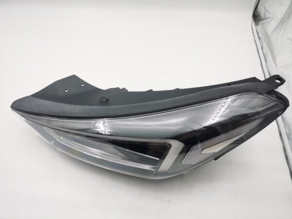 Hyundai TUCSON 2015-2019 L.H.S HEADLIGHT ASSEMBLY