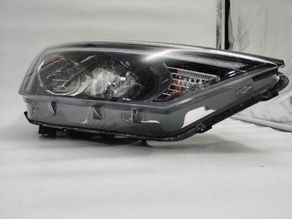 Hyundai TUCSON III 2018-2020 HALOGEN R.H.S HEADLIGHT ASSEMBLY