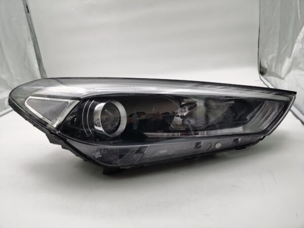 Hyundai TUCSON XG 2015-2017 HALOGEN R.H.S HEADLIGHT ASSEMBLY