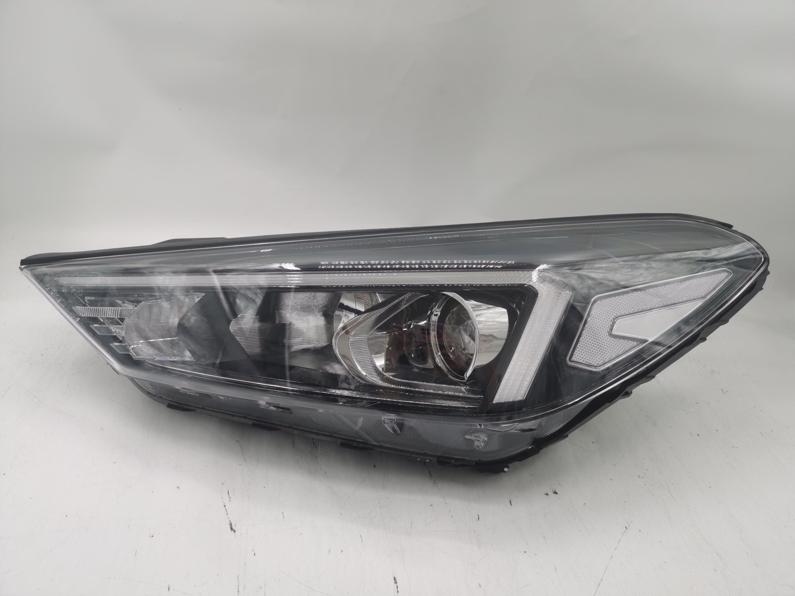 Hyundai TUCSON III 2018-2020 HALOGEN L.H.S Headlight Assembly