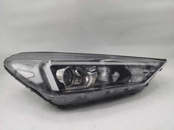 Hyundai TUCSON III 2018-2020 HALOGEN R.H.S Headlight Assembly