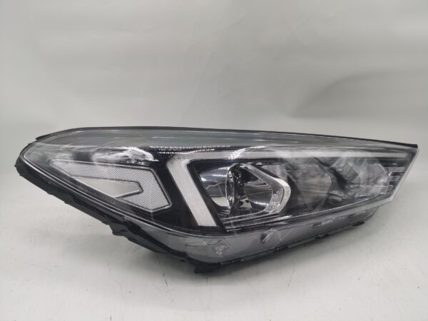 Hyundai TUCSON III 2018-2020 HALOGEN R.H.S Headlight Assembly