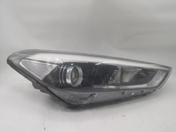 Hyundai TUCSON XG 2015-2017 HALOGEN R.H.S Headlight Assembly