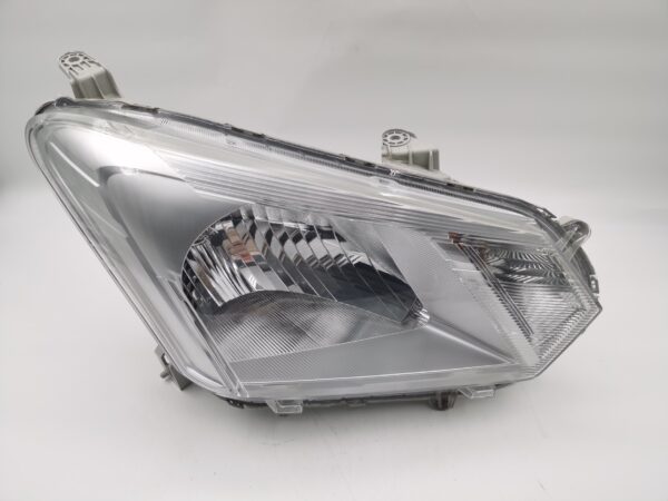 Isuzu D-MAX 2016-2019 HALOGEN R.H.S HEADLIGHT ASSEMBLY