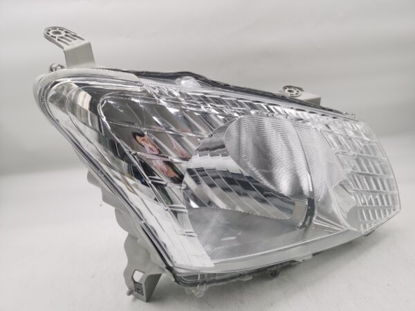 Isuzu D-MAX 2012-2015 HALOGEN R.H.S HEADLIGHT ASSEMBLY