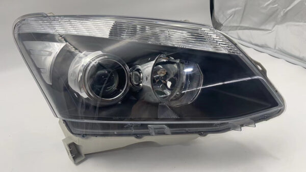 Isuzu D-MAX 2012-2016 R.H.S HEADLIGHT ASSEMBLY