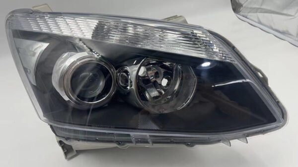 Isuzu D-MAX 2012-2016 R.H.S HEADLIGHT ASSEMBLY