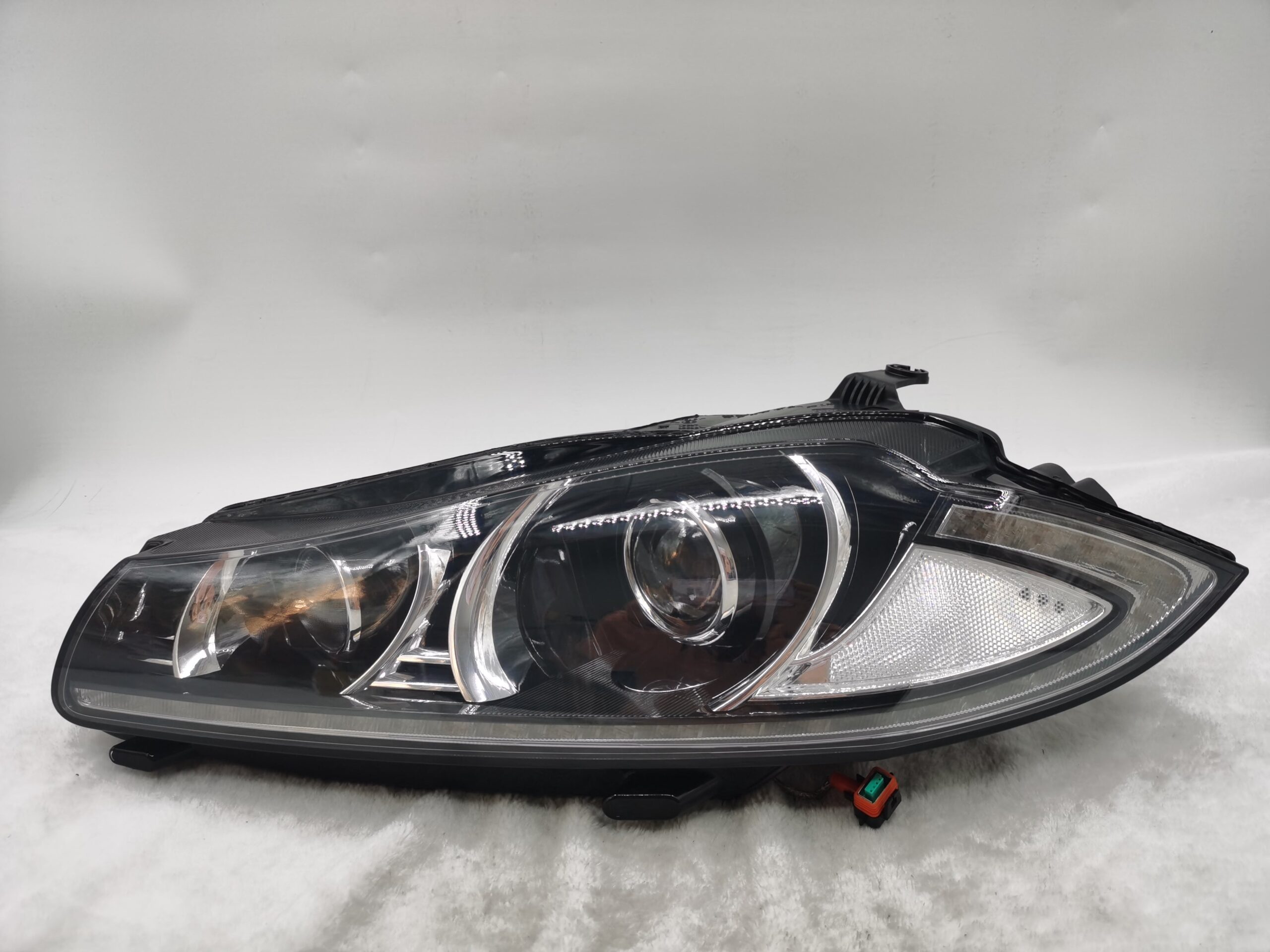 Jaguar XF 2012-2015 XENON L.H.S Headlight Assembly