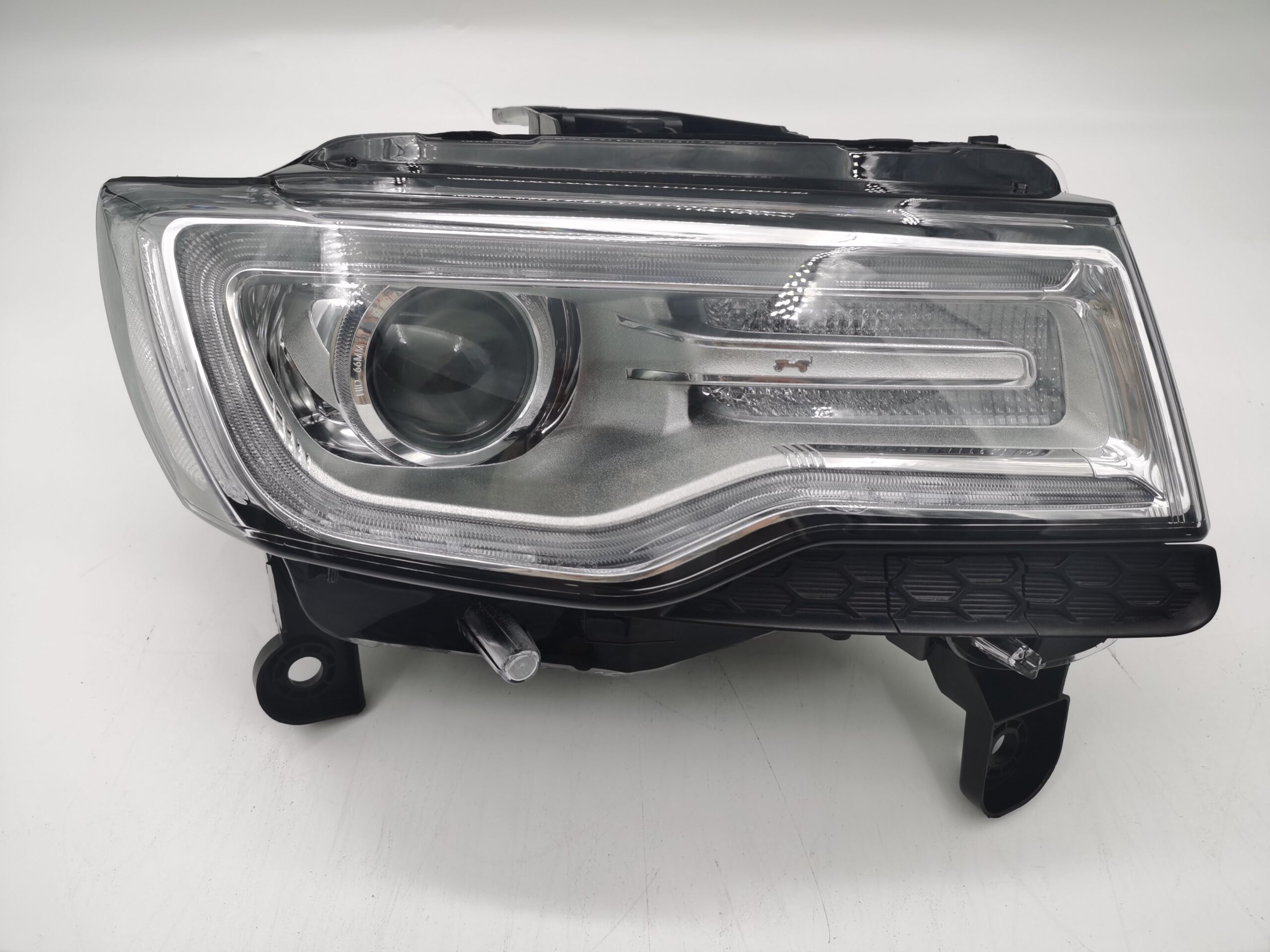 Jeep GRAND CHEROKEE 2014-2021 XENON R.H.S HEADLIGHT ASSEMBLY