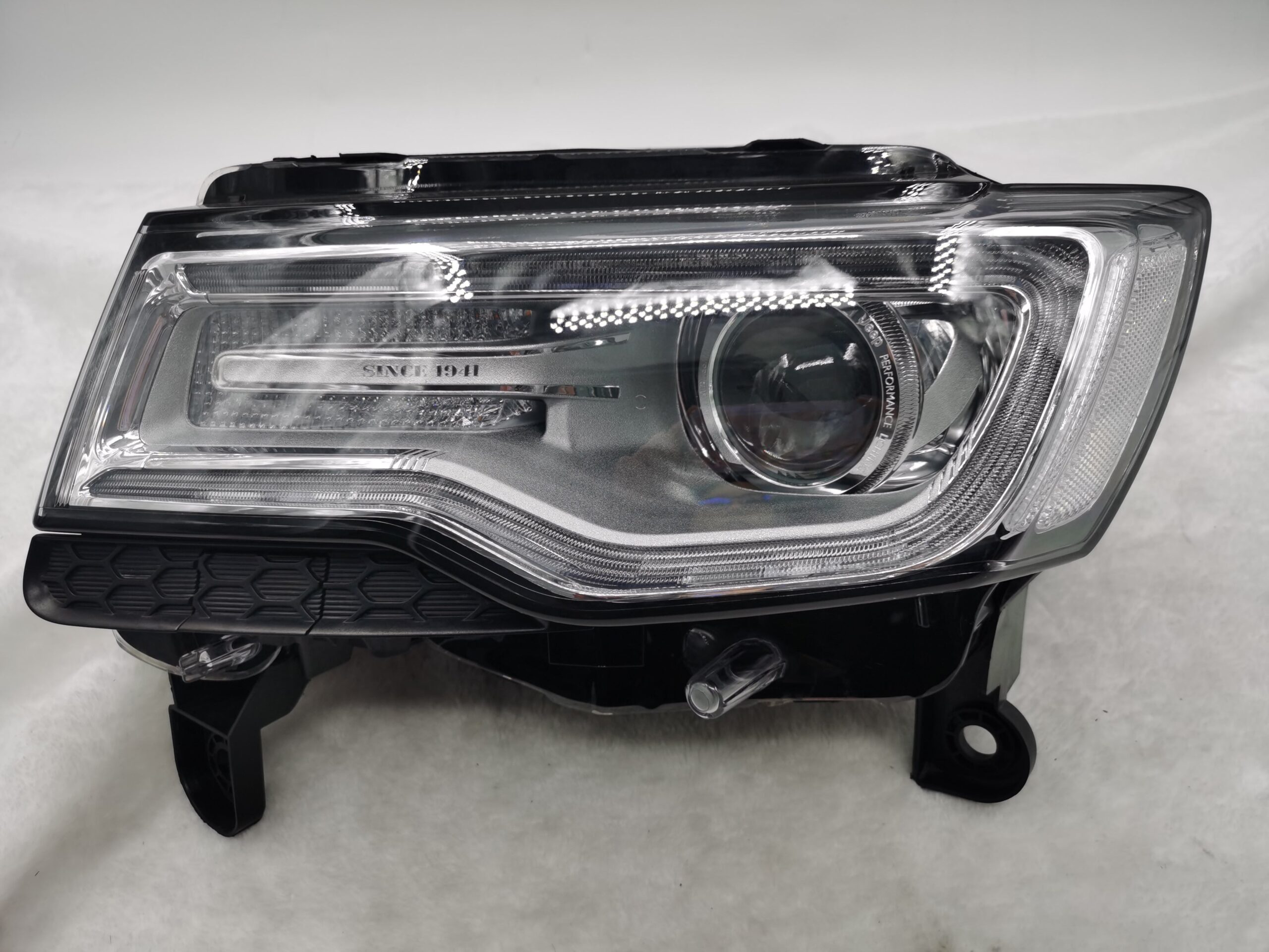 Jeep GRAND CHEROKEE 2014-2021 XENON L.H.S HEADLIGHT ASSEMBLY