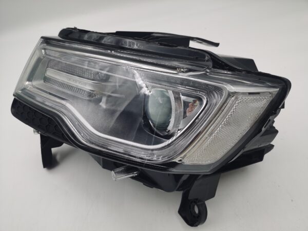 Jeep GRAND CHEROKEE 2014-2021 XENON L.H.S HEADLIGHT ASSEMBLY