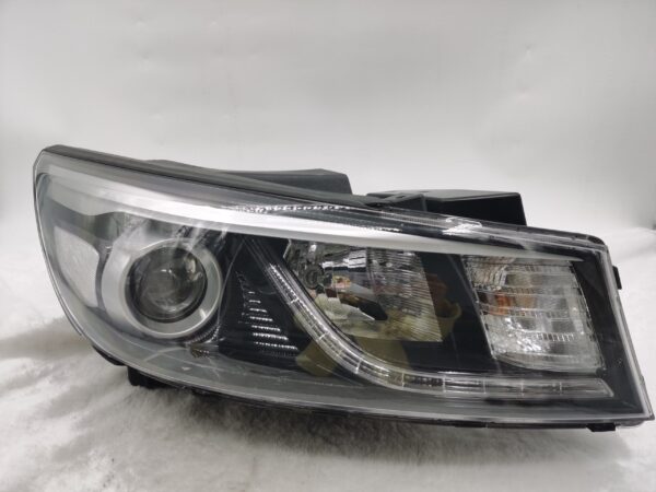 Kia CARNIVAL III 2015-2020 LENS HALOGEN R.H.S HEADLIGHT ASSEMBLY