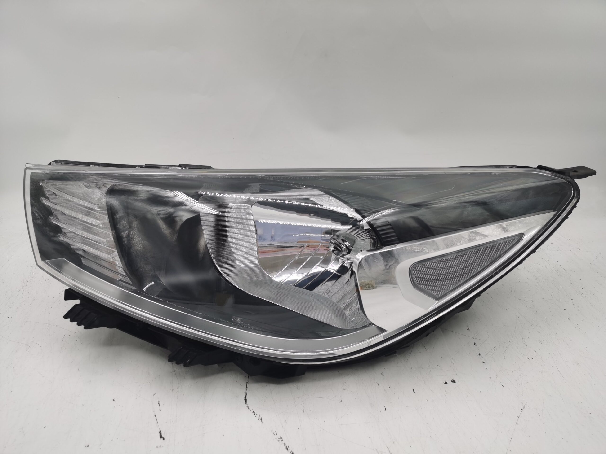 Kia RIO 2018-2020 HALOGEN L.H.S Headlight Assembly