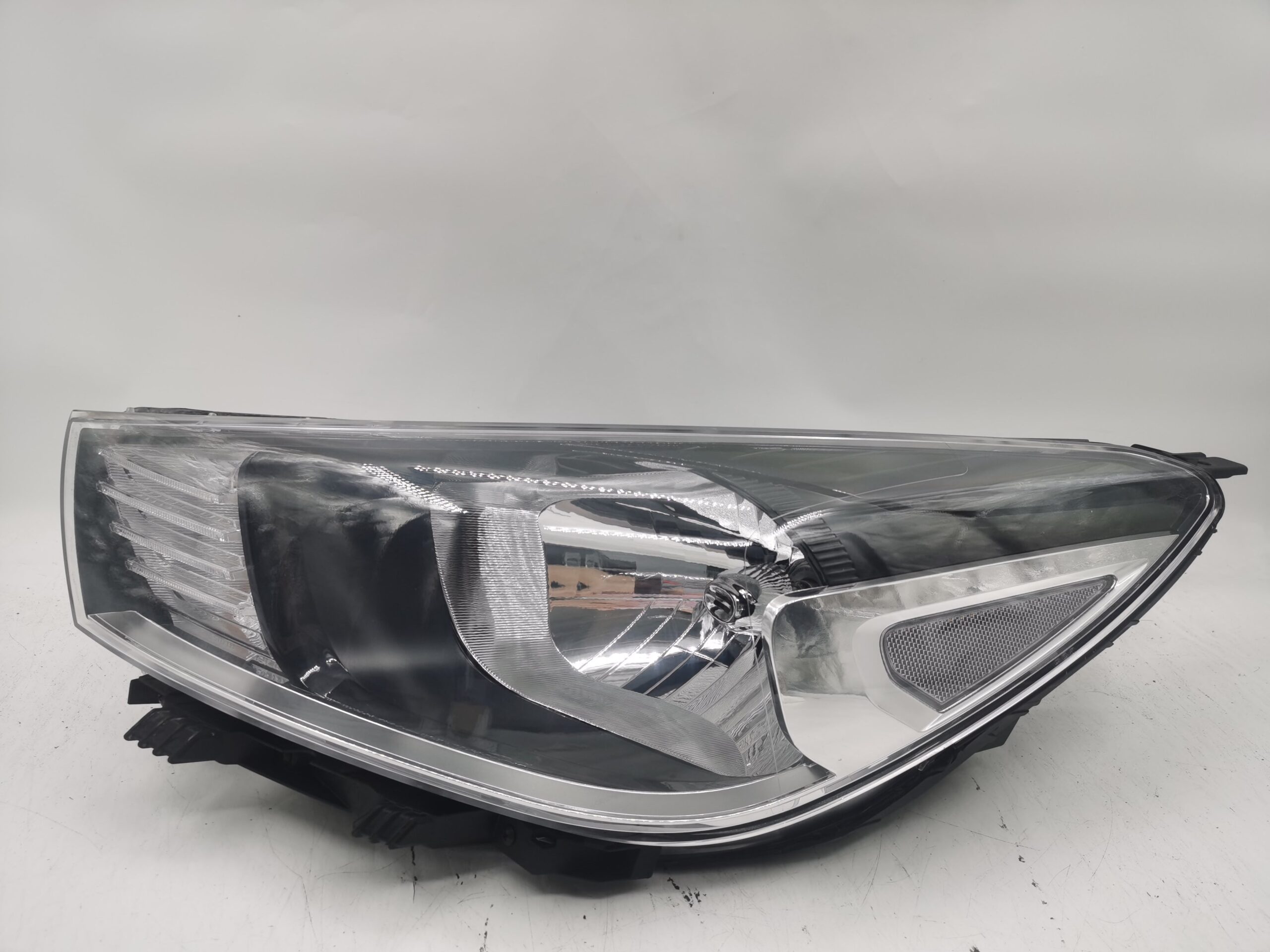 Kia RIO 2018-2020 HALOGEN L.H.S Headlight Assembly