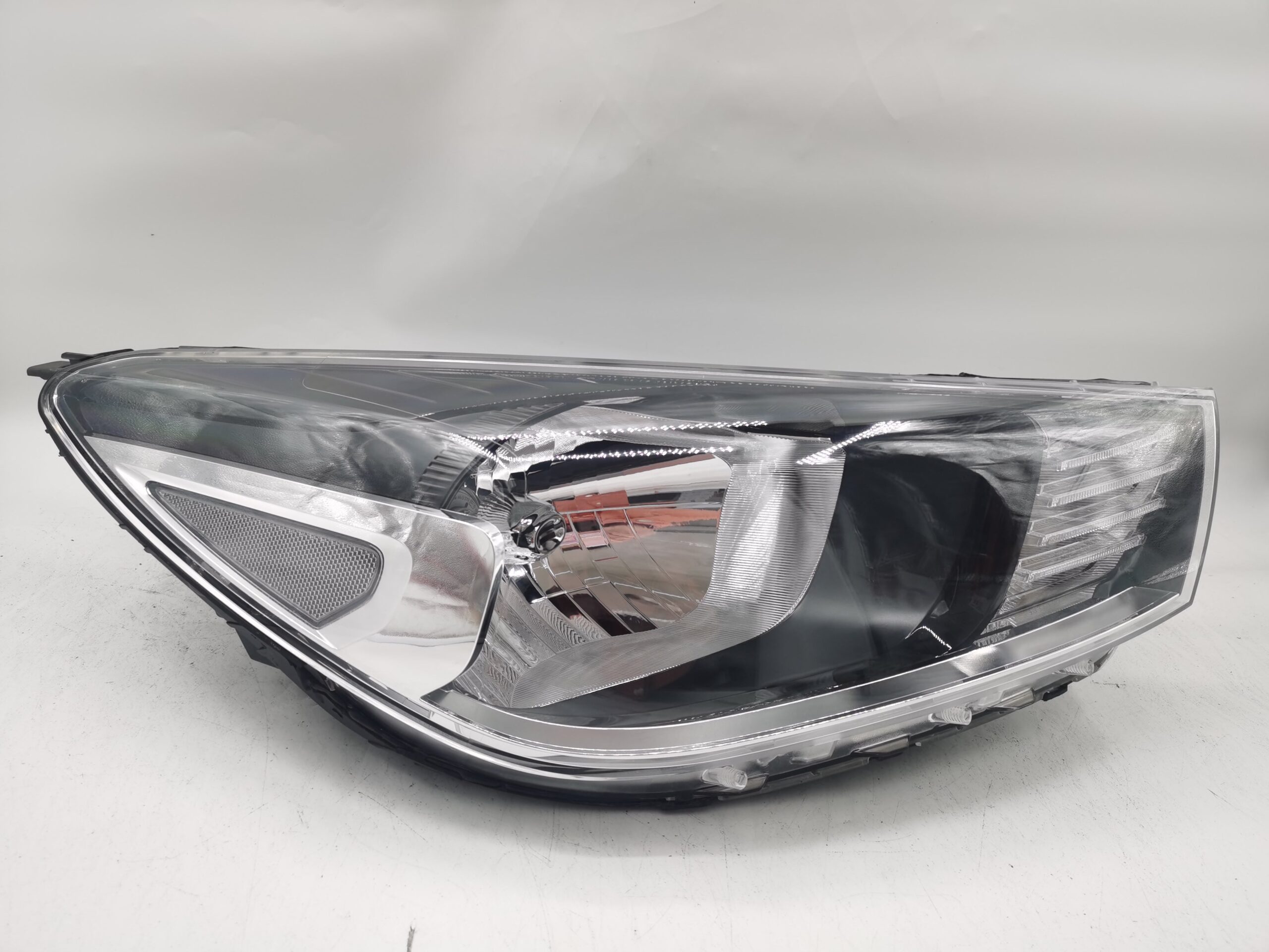 Kia RIO 2018-2020 HALOGEN R.H.S HEADLIGHT ASSEMBLY