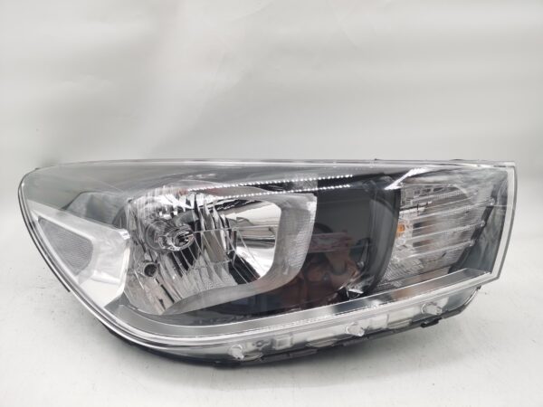 Kia RIO 2018-2020 HALOGEN R.H.S HEADLIGHT ASSEMBLY