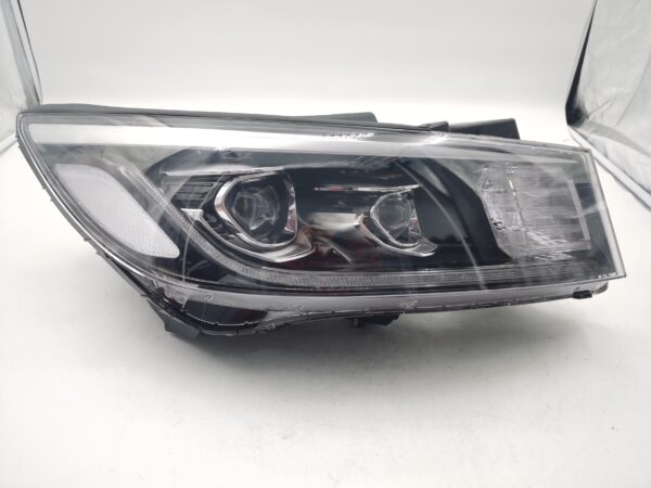 Kia CARNIVAL 2015-2019 R.H.S HEADLIGHT ASSEMBLY