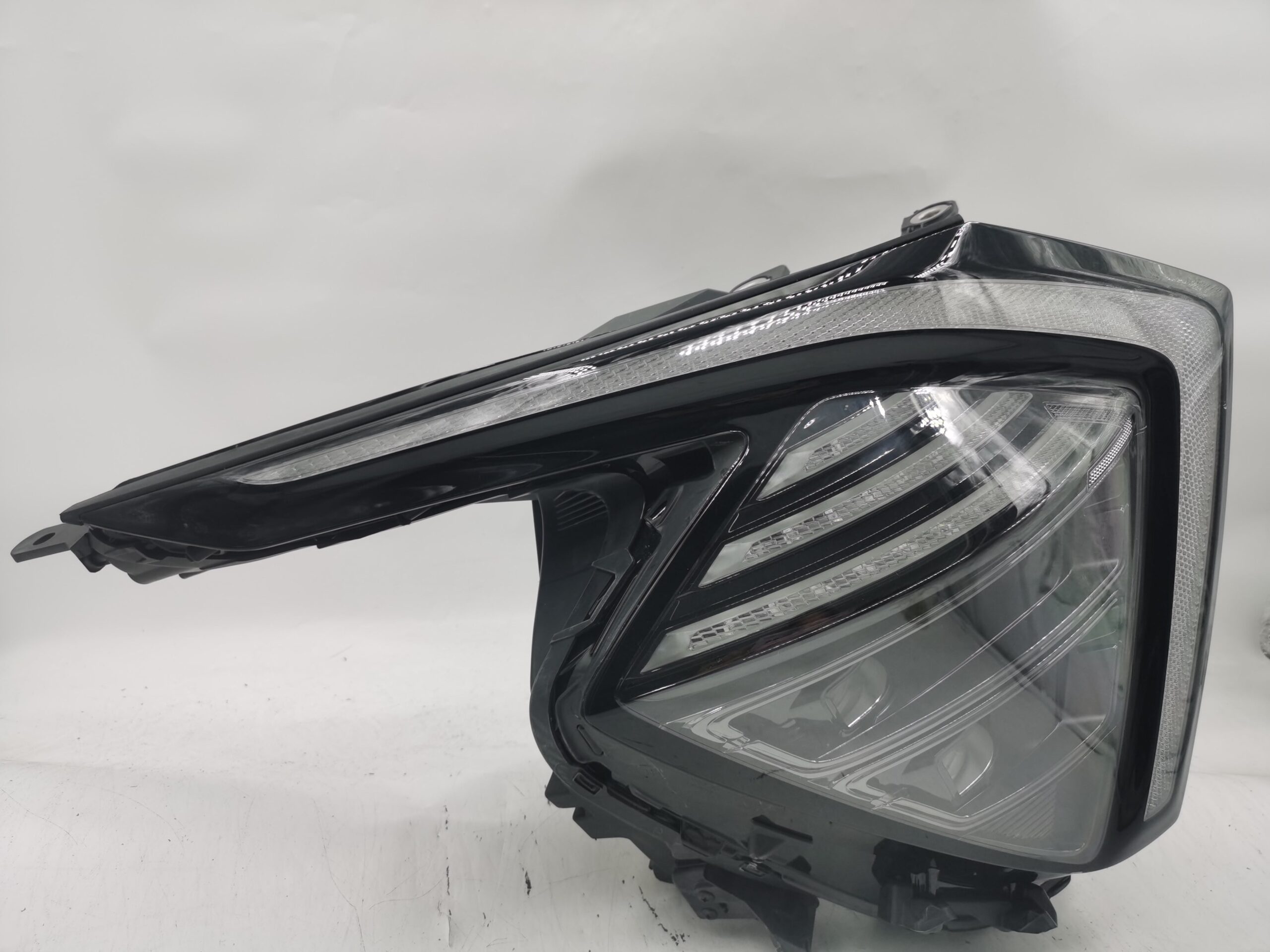 Kia SPORTAGE 2022-2024 LED R.H.S Headlight Assembly