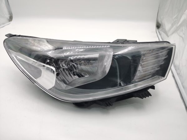 Kia RIO 2018-2020 HALOGEN R.H.S HEADLIGHT ASSEMBLY