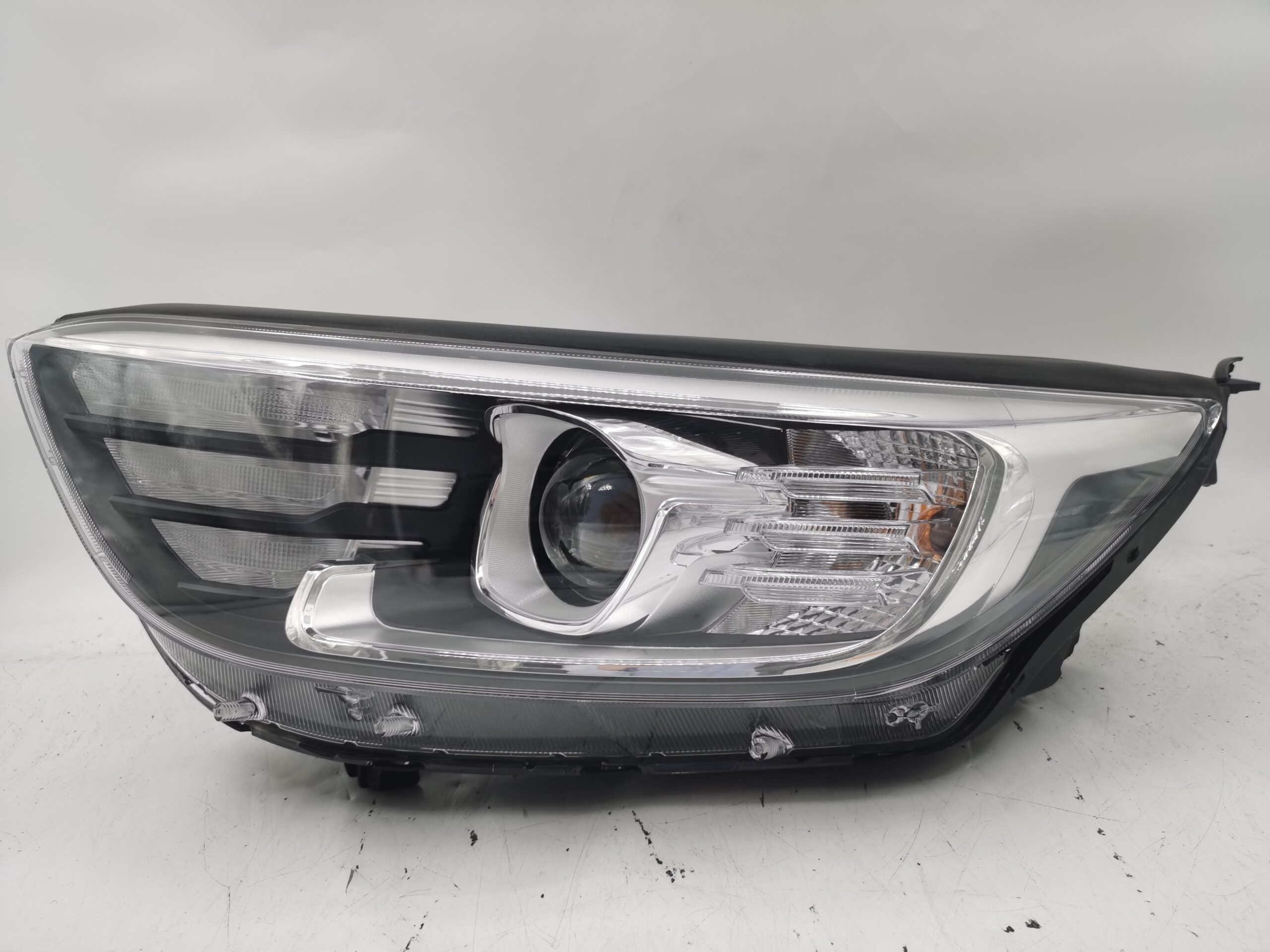 Kia STONIC 2021-2022 HALOGEN L.H.S Headlight Assembly