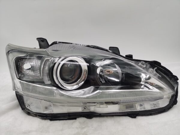 Lexus CT 200H 2011-2017 HALOGEN R.H.S HEADLIGHT ASSEMBLY