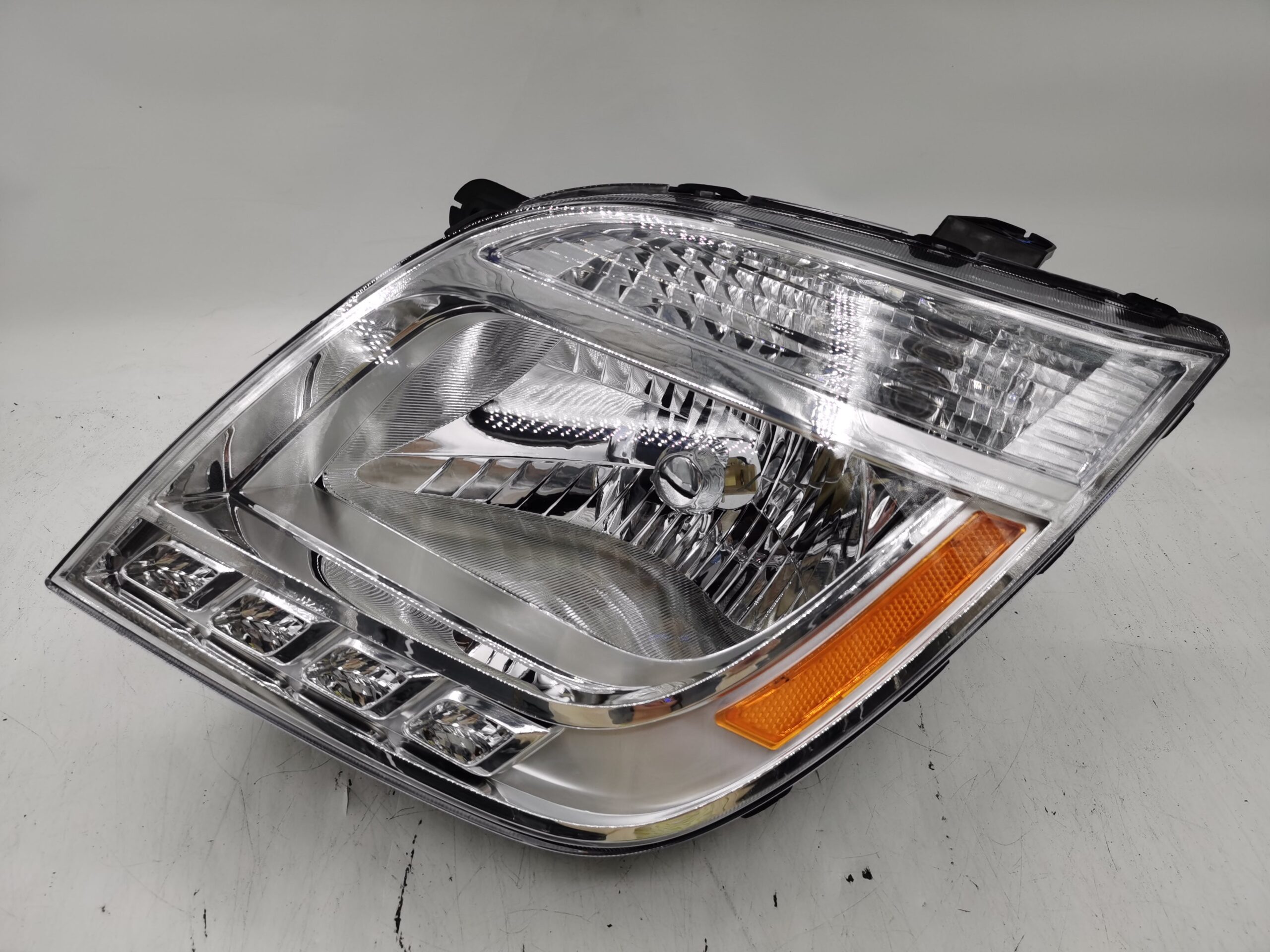 MAXUS LDV V80 2014-2023 HALOGEN L.H.S Headlight Assembly