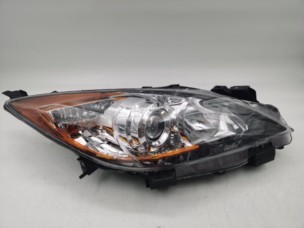 Mazda 3 II 2009-2013 R.H.S HEADLIGHT ASSEMBLY