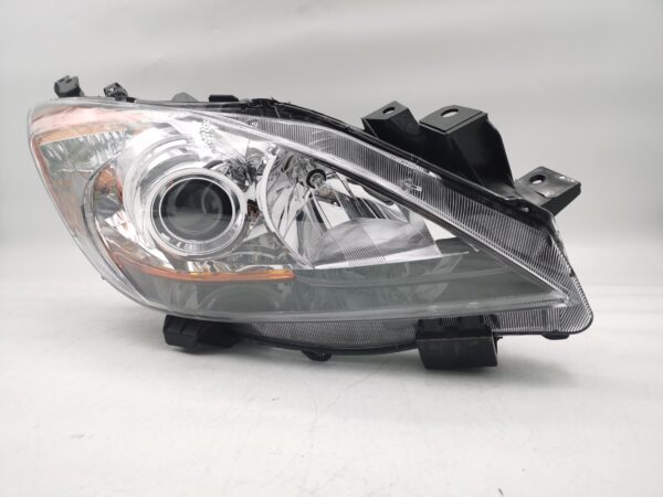 Mazda 3 II 2009-2013 R.H.S HEADLIGHT ASSEMBLY