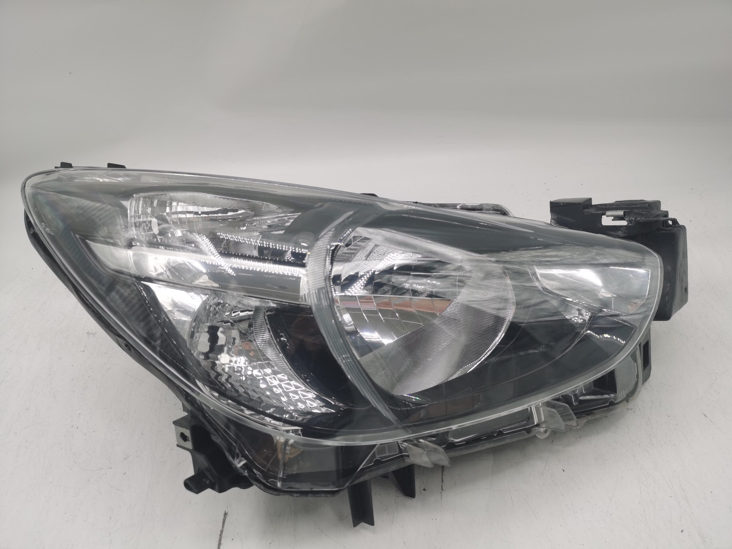 Mazda 2 2014-2019 HALOGEN R.H.S HEADLIGHT ASSEMBLY