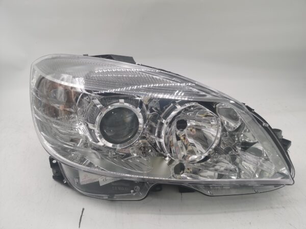 Mercedes-Benz C-CLASS W204 2007-2011 HALOGEN R.H.S HEADLIGHT ASSEMBLY