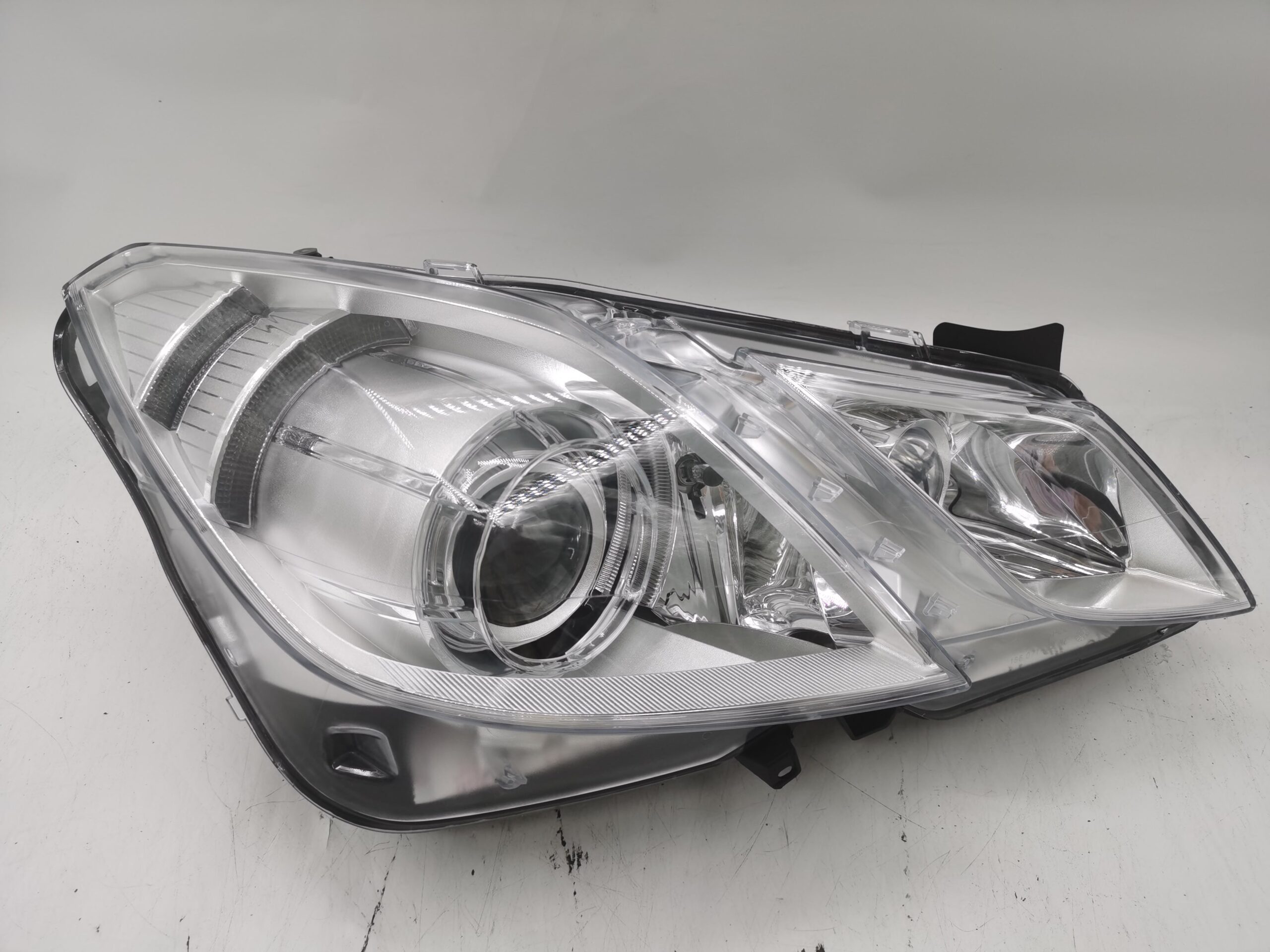 Mercedes-Benz E-CLASS W207 2009-2012 XENON R.H.S Headlight Assembly