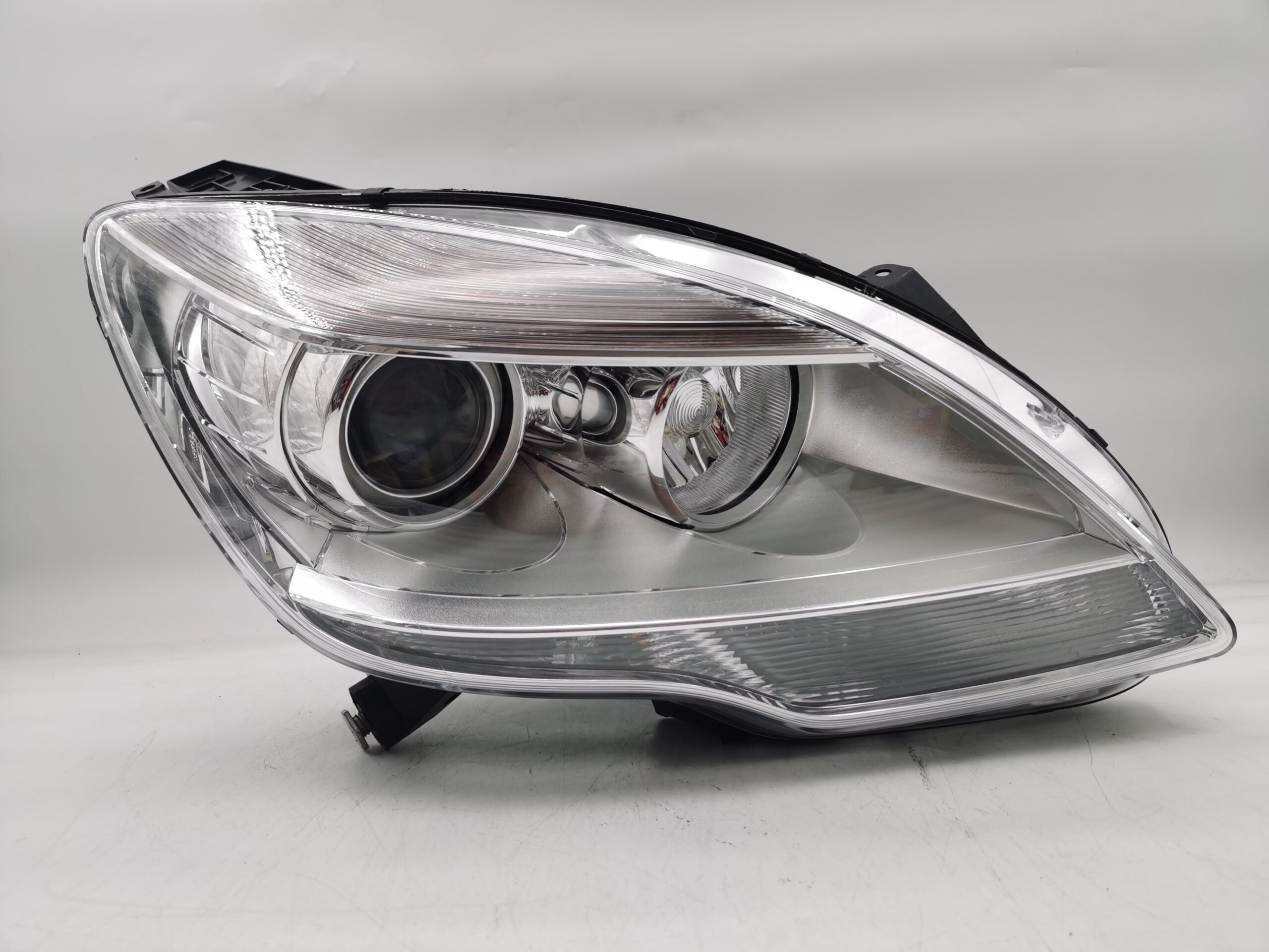 Mercedes-Benz R-CLASS  W251 V251 2008-2013 XENON R.H.S HEADLIGHT ASSEMBLY