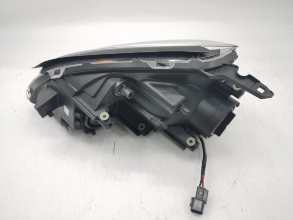 Mitsubishi 380 R.H.S HEADLIGHT ASSEMBLY