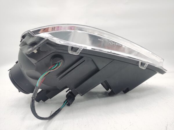 Mitsubishi 380 R.H.S HEADLIGHT ASSEMBLY