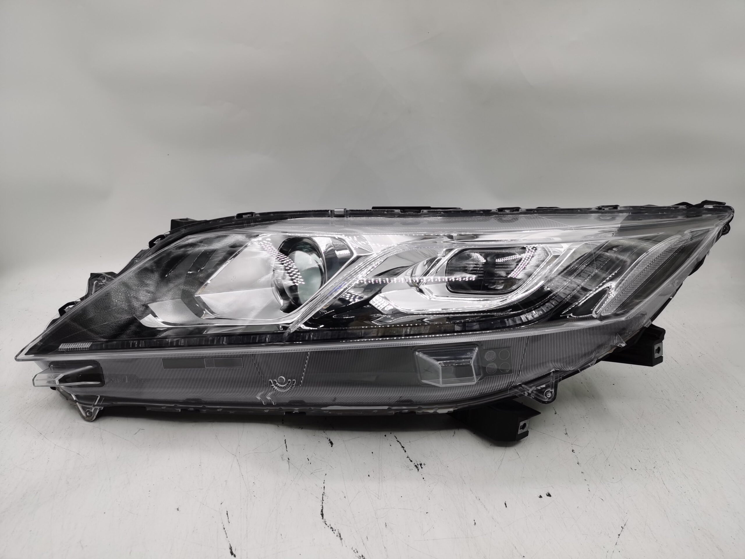 Mitsubishi ECLIPSE CROSS 2017-2020 HALOGEN L.H.S Headlight Assembly