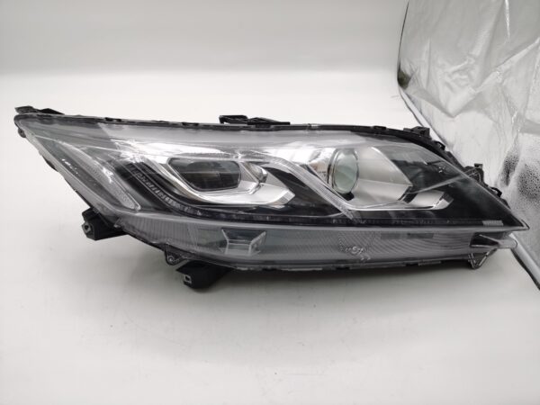 Mitsubishi ECLIPSE CROSS 2017-2020 HALOGEN R.H.S HEADLIGHT ASSEMBLY